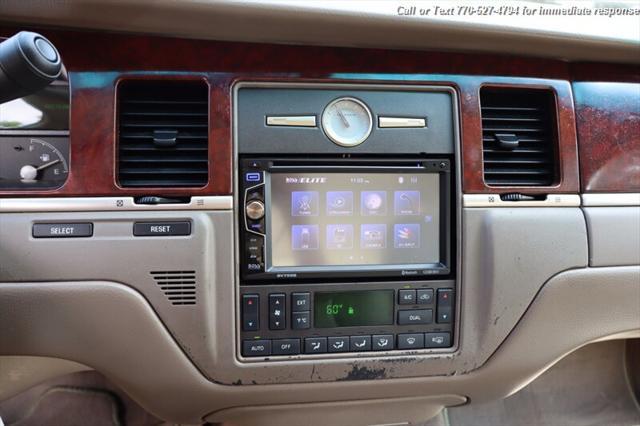 used 2004 Lincoln Town Car car, priced at $9,998