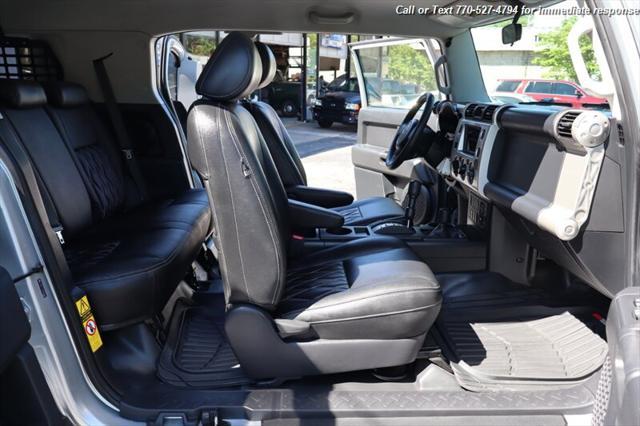 used 2007 Toyota FJ Cruiser car, priced at $20,998