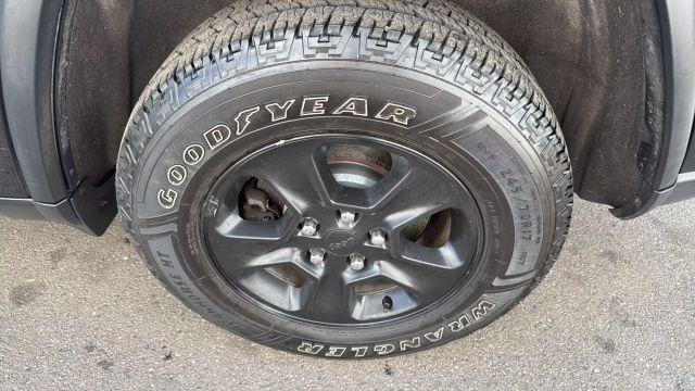 used 2014 Jeep Grand Cherokee car, priced at $11,499