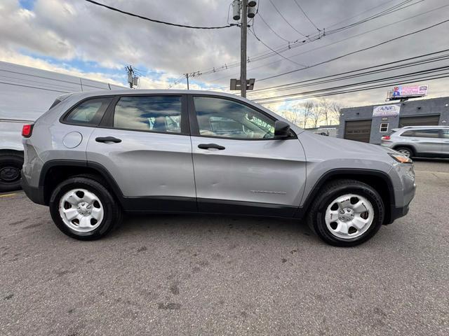 used 2014 Jeep Cherokee car, priced at $9,699