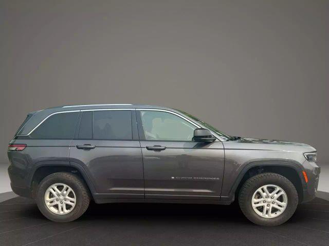 used 2022 Jeep Grand Cherokee car, priced at $18,999