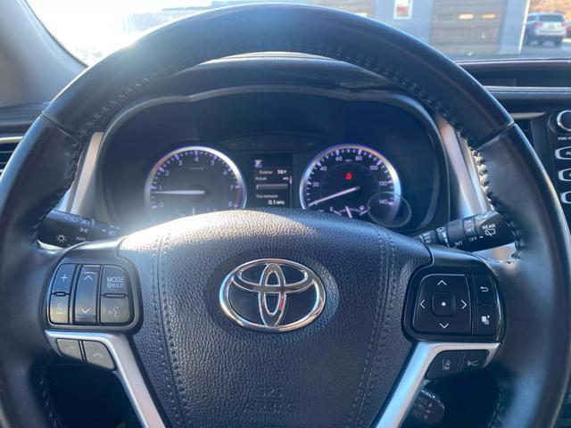 used 2019 Toyota Highlander car, priced at $21,699