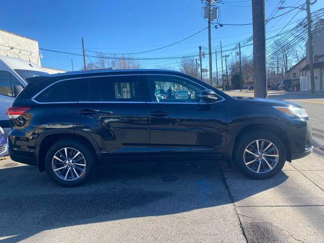 used 2019 Toyota Highlander car, priced at $21,699