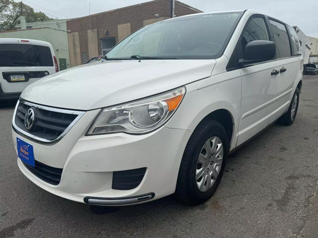used 2009 Volkswagen Routan car, priced at $2,999