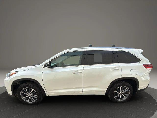 used 2017 Toyota Highlander car, priced at $18,499