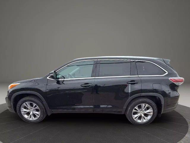 used 2014 Toyota Highlander car, priced at $15,899