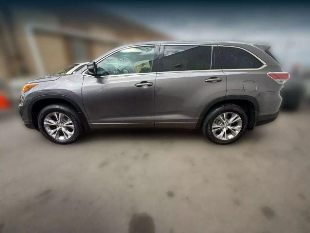 used 2015 Toyota Highlander car, priced at $15,499
