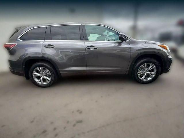 used 2015 Toyota Highlander car, priced at $15,499
