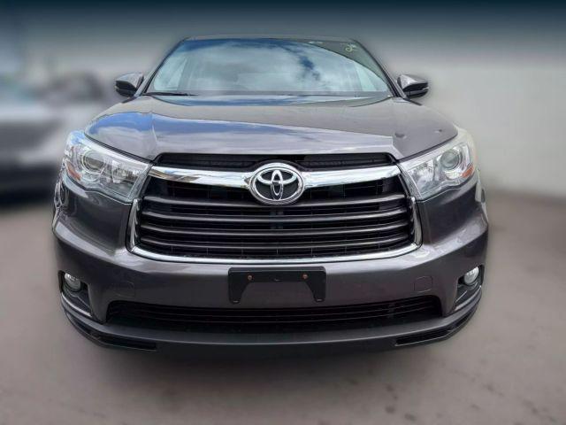 used 2015 Toyota Highlander car, priced at $15,499