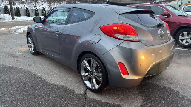 used 2013 Hyundai Veloster car