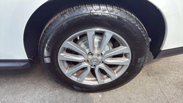 used 2016 Nissan Pathfinder car, priced at $7,999