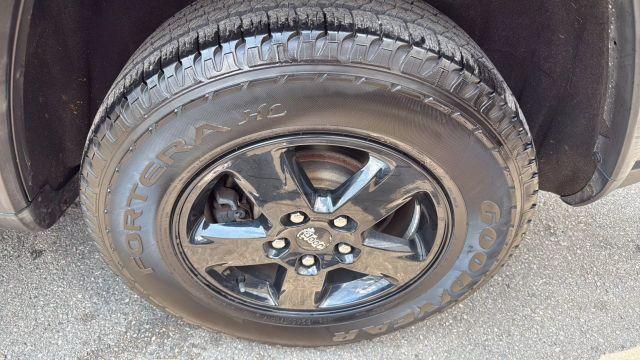 used 2011 Jeep Grand Cherokee car, priced at $7,999