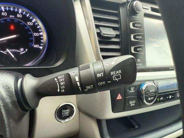 used 2014 Toyota Highlander car
