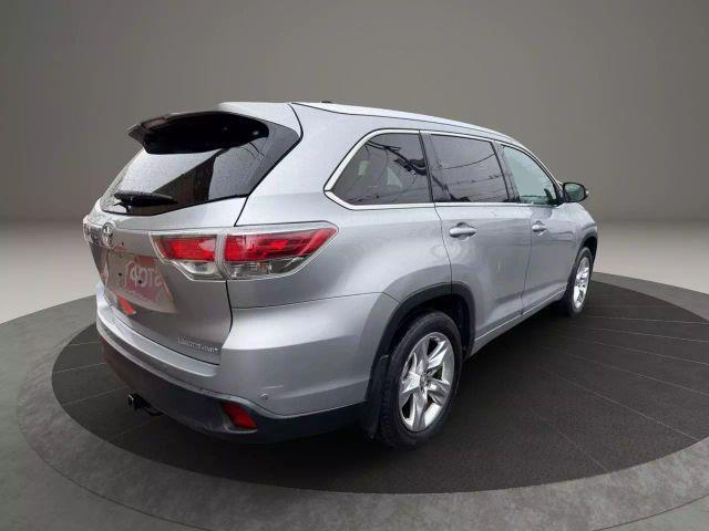 used 2014 Toyota Highlander car, priced at $19,299