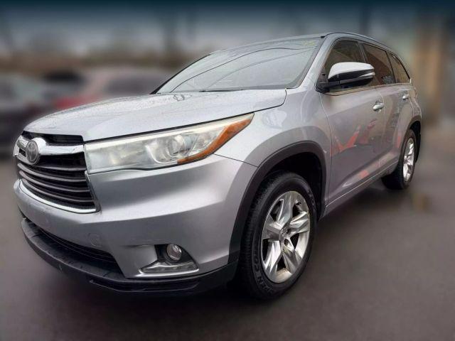 used 2014 Toyota Highlander car, priced at $19,399