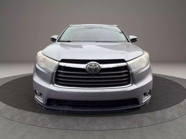 used 2014 Toyota Highlander car, priced at $19,299