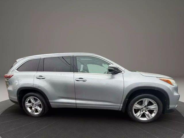 used 2014 Toyota Highlander car, priced at $19,299