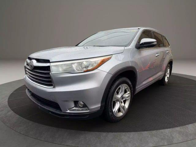 used 2014 Toyota Highlander car, priced at $19,299