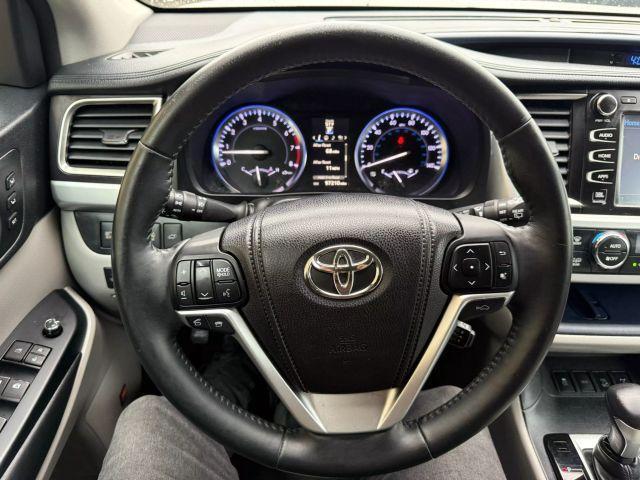 used 2014 Toyota Highlander car