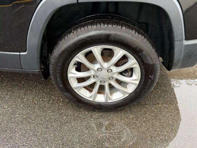 used 2019 Jeep Cherokee car, priced at $10,999
