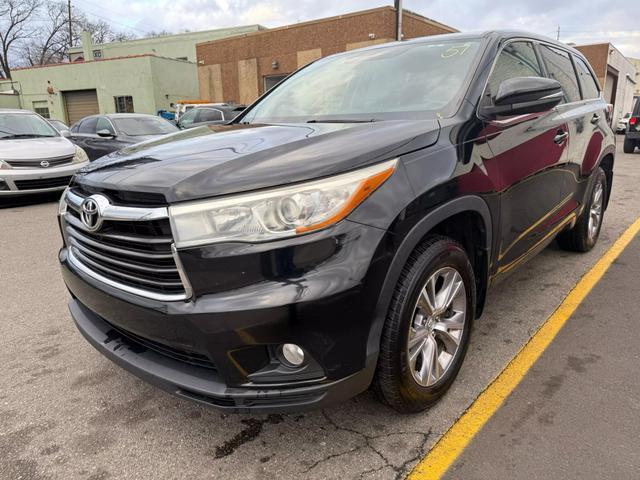 used 2015 Toyota Highlander car, priced at $14,999