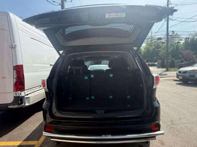 used 2014 Toyota Highlander car, priced at $19,899