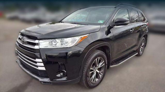 used 2018 Toyota Highlander car, priced at $21,699