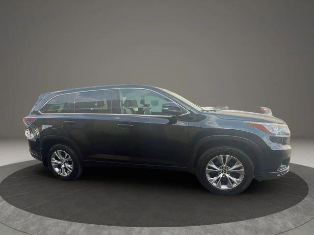 used 2016 Toyota Highlander car, priced at $14,999