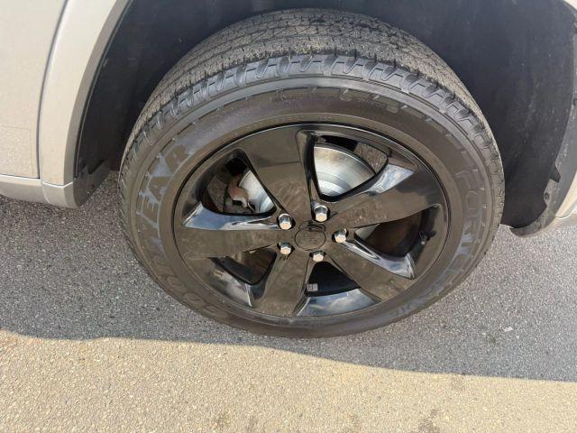 used 2015 Jeep Grand Cherokee car, priced at $10,999