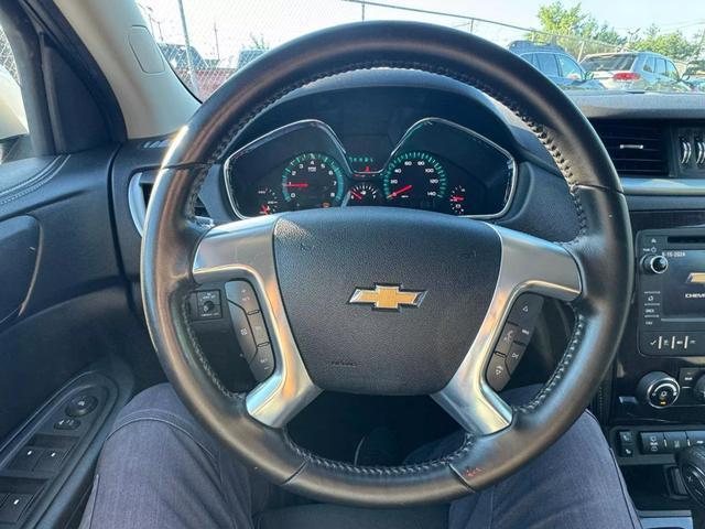 used 2015 Chevrolet Traverse car, priced at $9,999