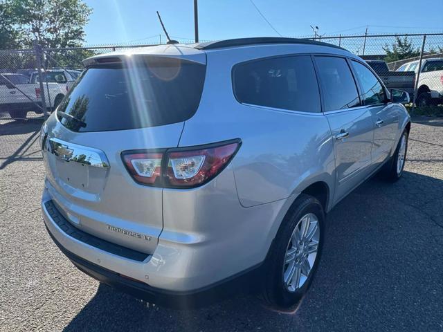 used 2015 Chevrolet Traverse car, priced at $9,999