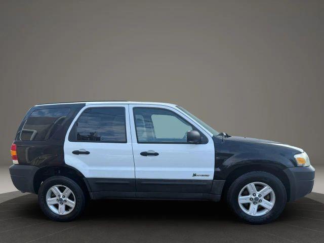 used 2005 Ford Escape Hybrid car, priced at $2,999