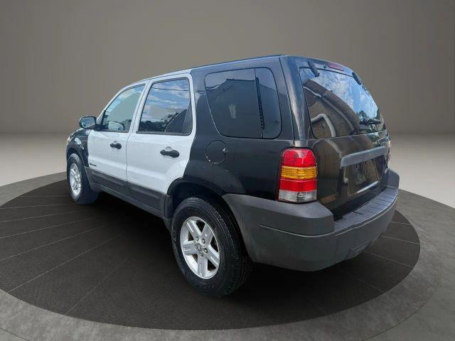 used 2005 Ford Escape Hybrid car, priced at $2,999