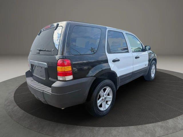 used 2005 Ford Escape Hybrid car, priced at $2,999
