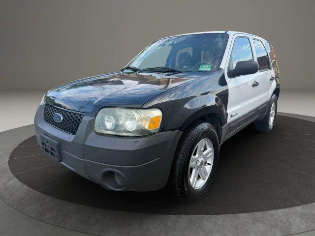 used 2005 Ford Escape Hybrid car, priced at $2,999
