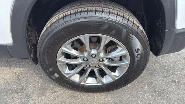 used 2020 Jeep Cherokee car, priced at $15,999