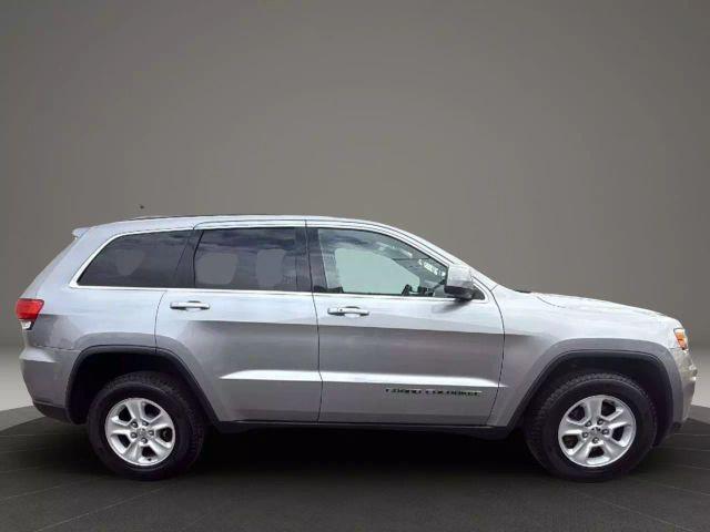 used 2017 Jeep Grand Cherokee car, priced at $11,399