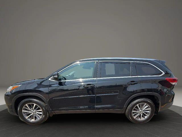 used 2019 Toyota Highlander car, priced at $18,499