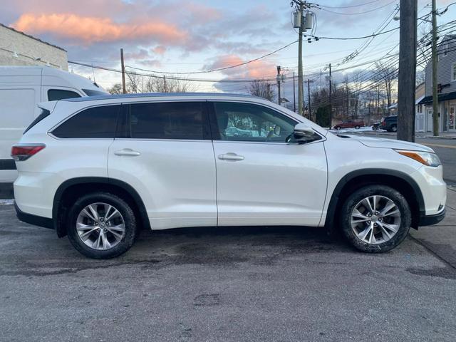 used 2015 Toyota Highlander car, priced at $17,699