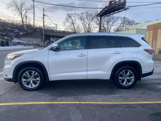 used 2015 Toyota Highlander car, priced at $17,699