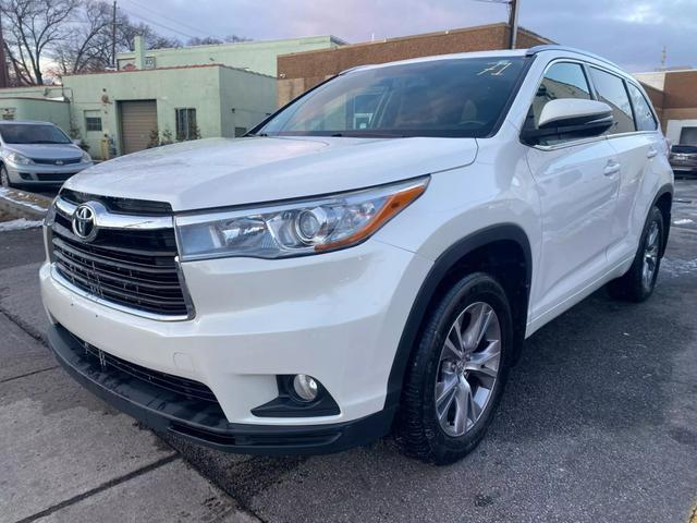 used 2015 Toyota Highlander car, priced at $17,699