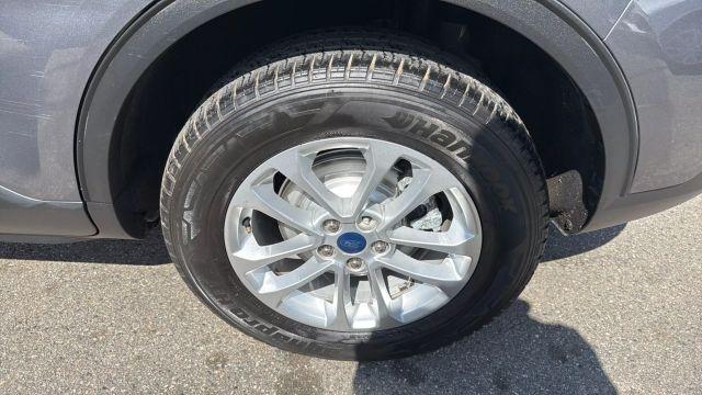 used 2022 Ford Escape car, priced at $19,999