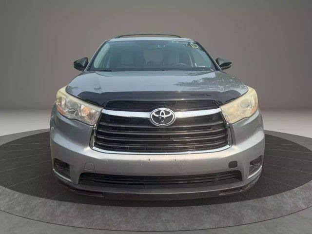 used 2014 Toyota Highlander car, priced at $15,999