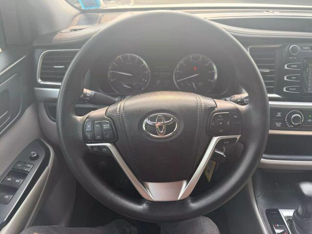used 2014 Toyota Highlander car, priced at $15,999