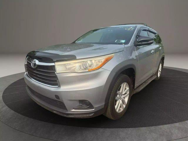 used 2014 Toyota Highlander car, priced at $15,999