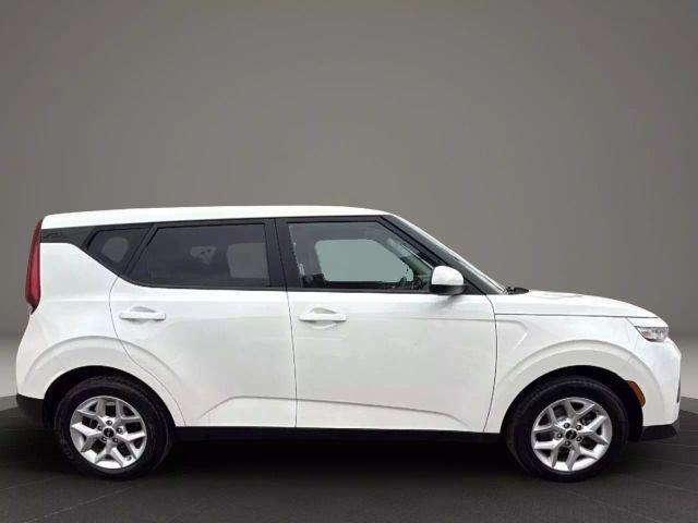 used 2022 Kia Soul car, priced at $10,499