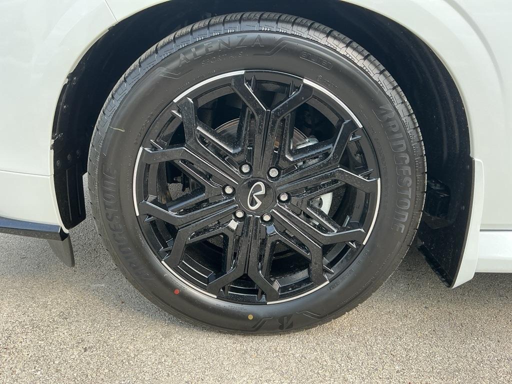 new 2026 INFINITI QX80 car, priced at $96,213