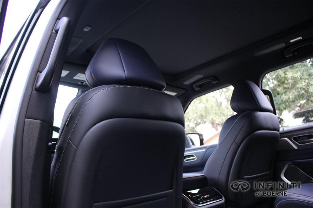 new 2026 INFINITI QX80 car, priced at $106,585
