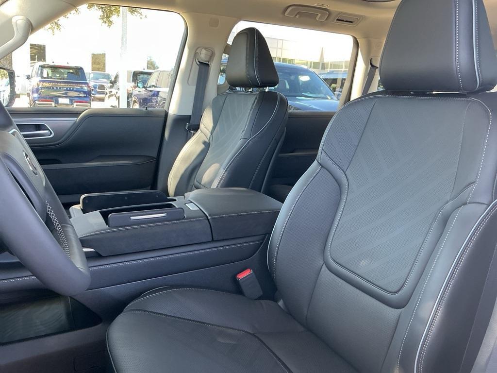 new 2026 INFINITI QX80 car, priced at $93,600