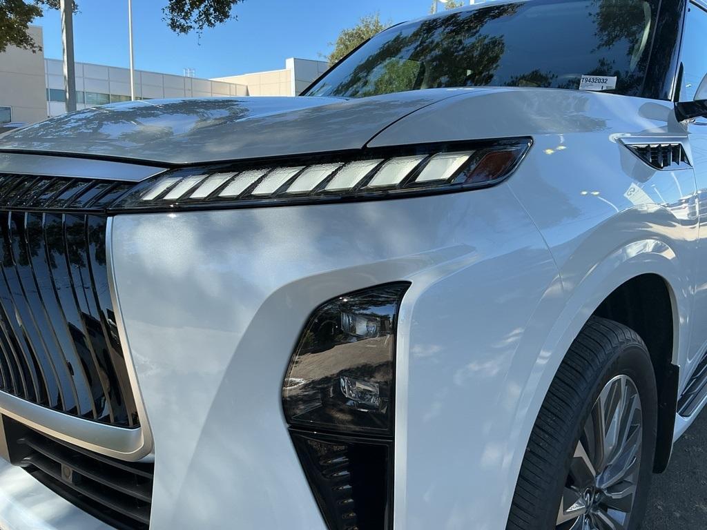 new 2026 INFINITI QX80 car, priced at $93,600